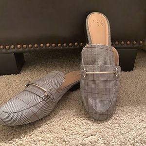 Women’s backless mule shoes